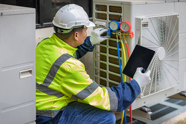 Professional Hvac technician working in Beaufort, NC